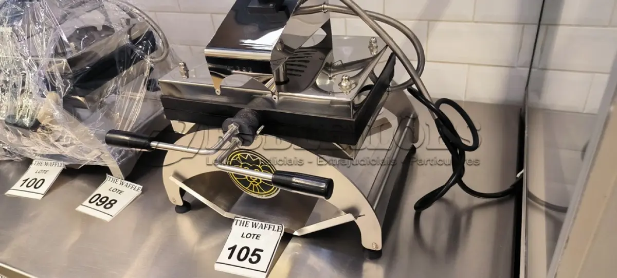 LOTE 105 - 01 WAFFERLEIRA. (NO ESTADO) ATENÇÃO! FAZER A VISITAÇÃO ANTES DE ARREMATAR, NÃO SABEMOS SE FUNCIONA. LEILÃO NÃO TEM GARANTIA E NEM DEVOLUÇÃO, SUJEITO A POSSÍVEIS AVARIAS VISÍVEIS/OCULTAS E/OU AUSÊNCIA DE COMPONENTES.