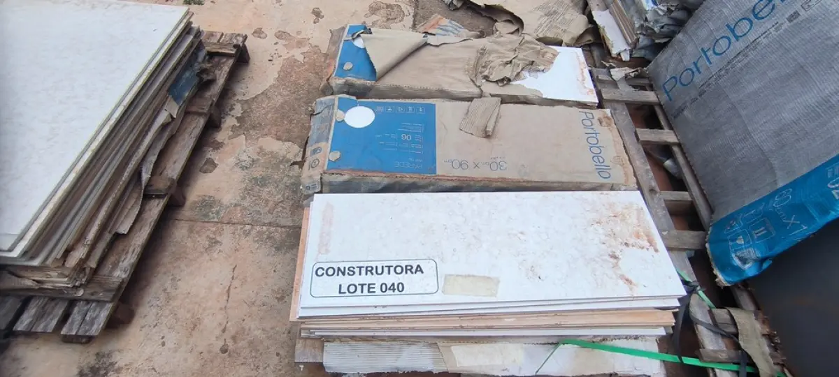 LOTE 040