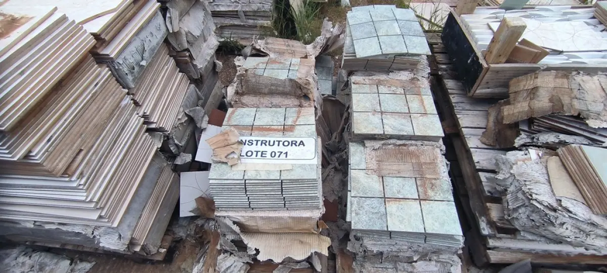 LOTE 071
