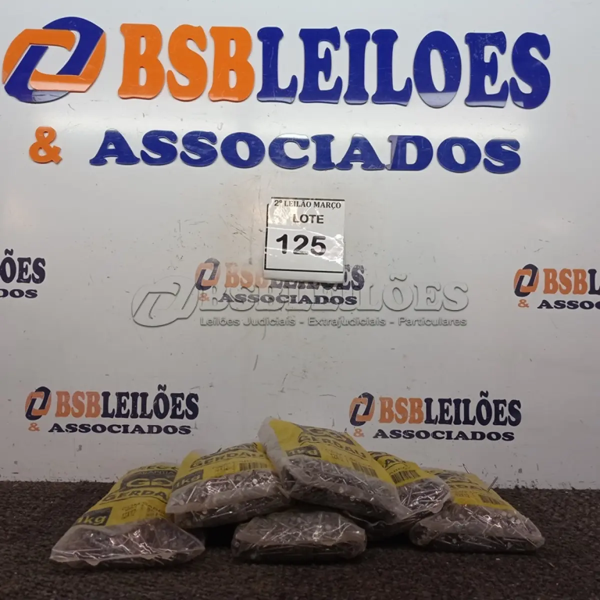 LOTE 125 - 06 KG DE PREGOS 12X12 COM CABEÇA GERDAU. (NO ESTADO) ATENÇÃO! FAZER A VISITAÇÃO ANTES DE ARREMATAR, NÃO SABEMOS SE FUNCIONA. LEILÃO NÃO TEM GARANTIA E NEM DEVOLUÇÃO, SUJEITO A POSSÍVEIS AVARIAS VISÍVEIS/OCULTAS E/OU AUSÊNCIA DE COMPONENTES.