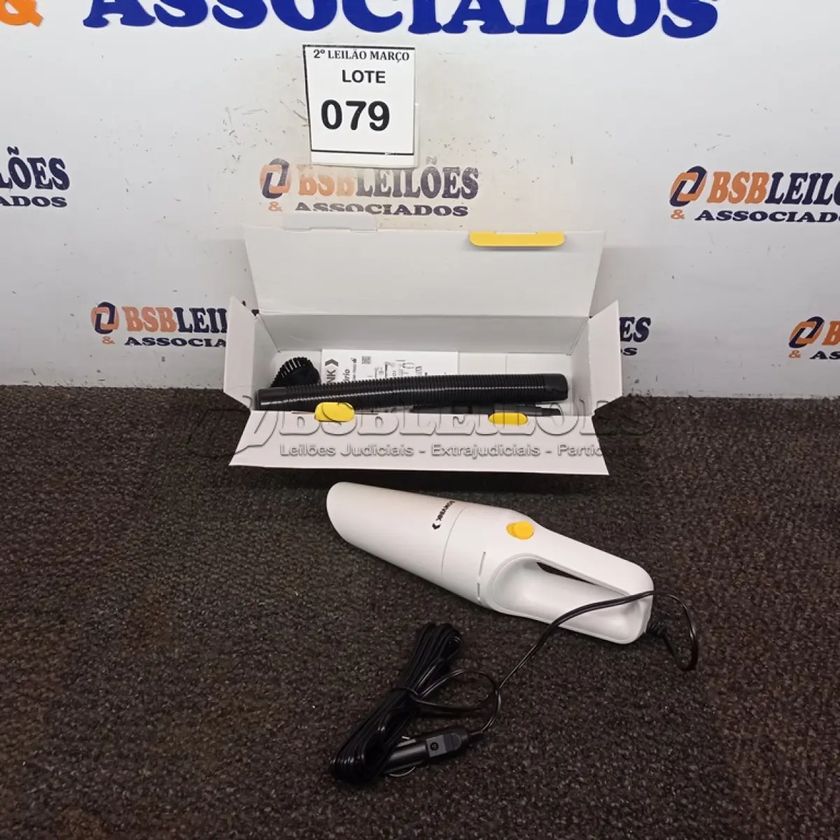 LOTE 079 - 01 ASPIRADOR DE PÓ PORTÁTIL BOMVINK. (NO ESTADO) ATENÇÃO! FAZER A VISITAÇÃO ANTES DE ARREMATAR, NÃO SABEMOS SE FUNCIONA. LEILÃO NÃO TEM GARANTIA E NEM DEVOLUÇÃO, SUJEITO A POSSÍVEIS AVARIAS VISÍVEIS/OCULTAS E/OU AUSÊNCIA DE COMPONENTES.