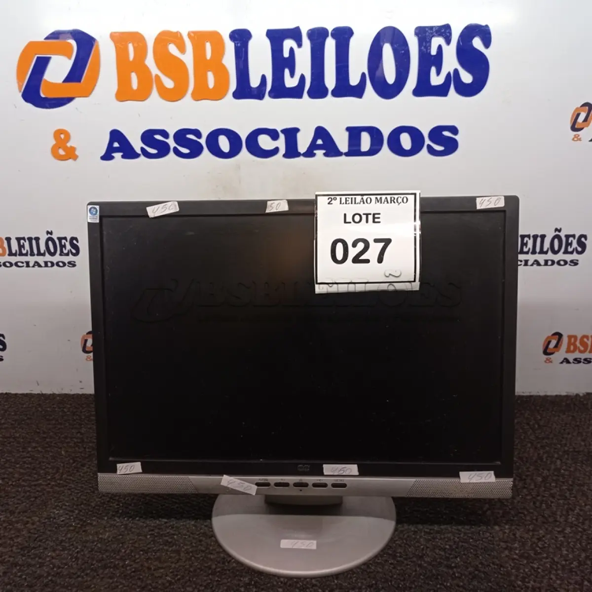 LOTE 027 - 01 MONITOR AOC (NO ESTADO) ATENÇÃO! FAZER A VISITAÇÃO ANTES DE ARREMATAR, NÃO SABEMOS SE FUNCIONA. LEILÃO NÃO TEM GARANTIA E NEM DEVOLUÇÃO, SUJEITO A POSSÍVEIS AVARIAS VISÍVEIS/OCULTAS E/OU AUSÊNCIA DE COMPONENTES.