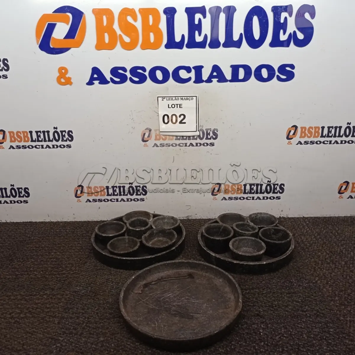 LOTE 002 - 01 CONJUNTO DE CAÇAROLAS DE DIVERSOS TAMANHOS. (NO ESTADO) ATENÇÃO! FAZER A VISITAÇÃO ANTES DE ARREMATAR, NÃO SABEMOS SE FUNCIONA. LEILÃO NÃO TEM GARANTIA E NEM DEVOLUÇÃO, SUJEITO A POSSÍVEIS AVARIAS VISÍVEIS/OCULTAS E/OU AUSÊNCIA DE COMPONENTES.