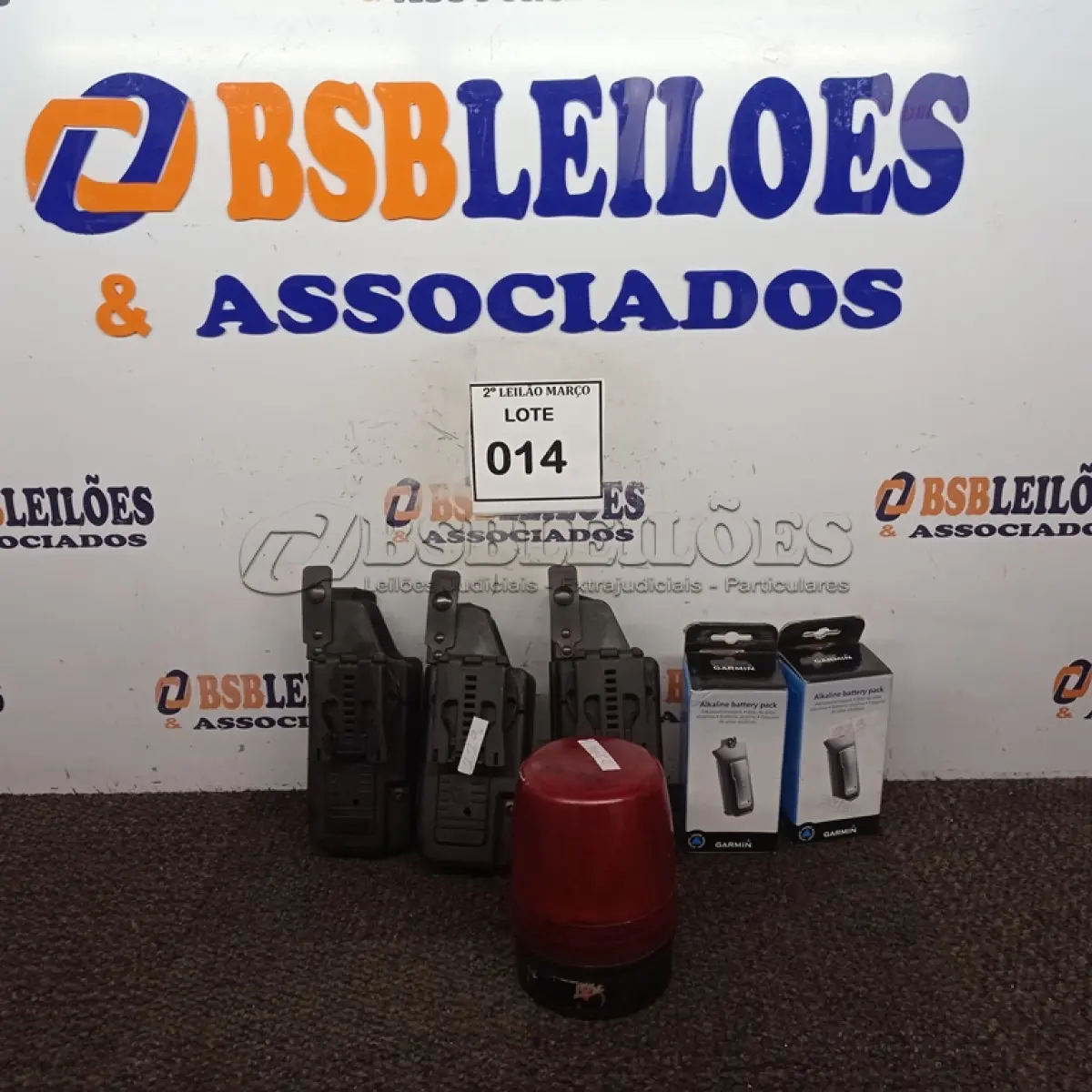 LOTE 014 - 03 COLDRES PARA TEASER, 01 ROTILANE E 02 CARREGADORES PARA BATERIA GARMIN. (NO ESTADO) ATENÇÃO! FAZER A VISITAÇÃO ANTES DE ARREMATAR, NÃO SABEMOS SE FUNCIONA. LEILÃO NÃO TEM GARANTIA E NEM DEVOLUÇÃO, SUJEITO A POSSÍVEIS AVARIAS VISÍVEIS/OCULTAS E/OU AUSÊNCIA DE COMPONENTES.