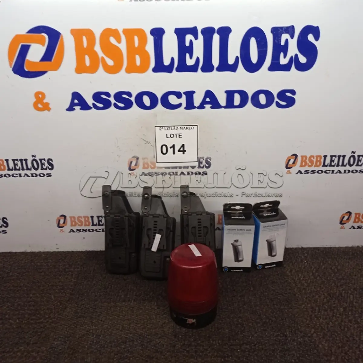 LOTE 014 - 03 COLDRES PARA TEASER, 01 ROTILANE E 02 CARREGADORES PARA BATERIA GARMIN. (NO ESTADO) ATENÇÃO! FAZER A VISITAÇÃO ANTES DE ARREMATAR, NÃO SABEMOS SE FUNCIONA. LEILÃO NÃO TEM GARANTIA E NEM DEVOLUÇÃO, SUJEITO A POSSÍVEIS AVARIAS VISÍVEIS/OCULTAS E/OU AUSÊNCIA DE COMPONENTES.