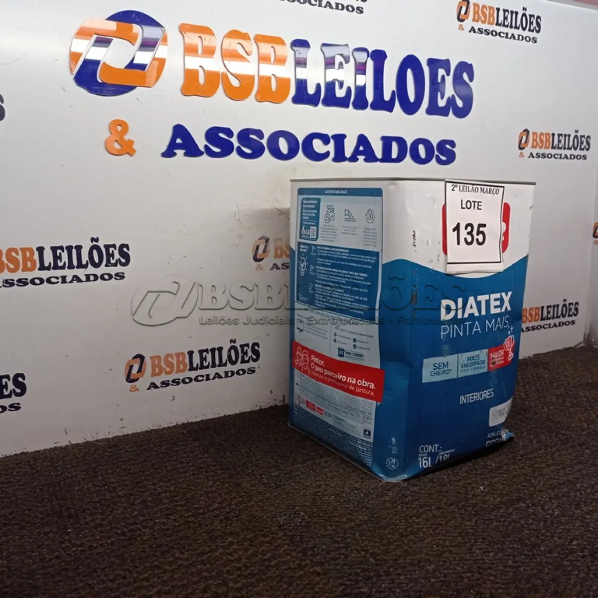 LOTE 135 - 01 LATA DE TINTA IQUINE DIATEX BASE P 18 L. (NO ESTADO) ATENÇÃO! FAZER A VISITAÇÃO ANTES DE ARREMATAR, NÃO SABEMOS SE FUNCIONA. LEILÃO NÃO TEM GARANTIA E NEM DEVOLUÇÃO, SUJEITO A POSSÍVEIS AVARIAS VISÍVEIS/OCULTAS E/OU AUSÊNCIA DE COMPONENTES.