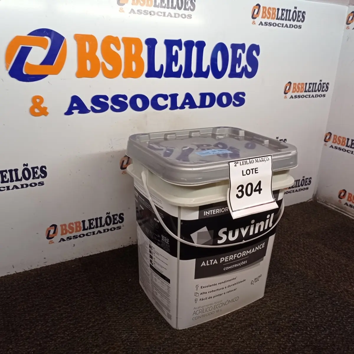 LOTE 304