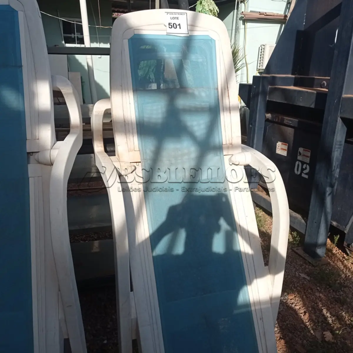 LOTE 501 - 01 ESPREGUIÇADEIRA DE PISCINA. (NO ESTADO) ATENÇÃO! FAZER A VISITAÇÃO ANTES DE ARREMATAR, NÃO SABEMOS SE FUNCIONA. LEILÃO NÃO TEM GARANTIA E NEM DEVOLUÇÃO, SUJEITO A POSSÍVEIS AVARIAS VISÍVEIS/OCULTAS E/OU AUSÊNCIA DE COMPONENTES.