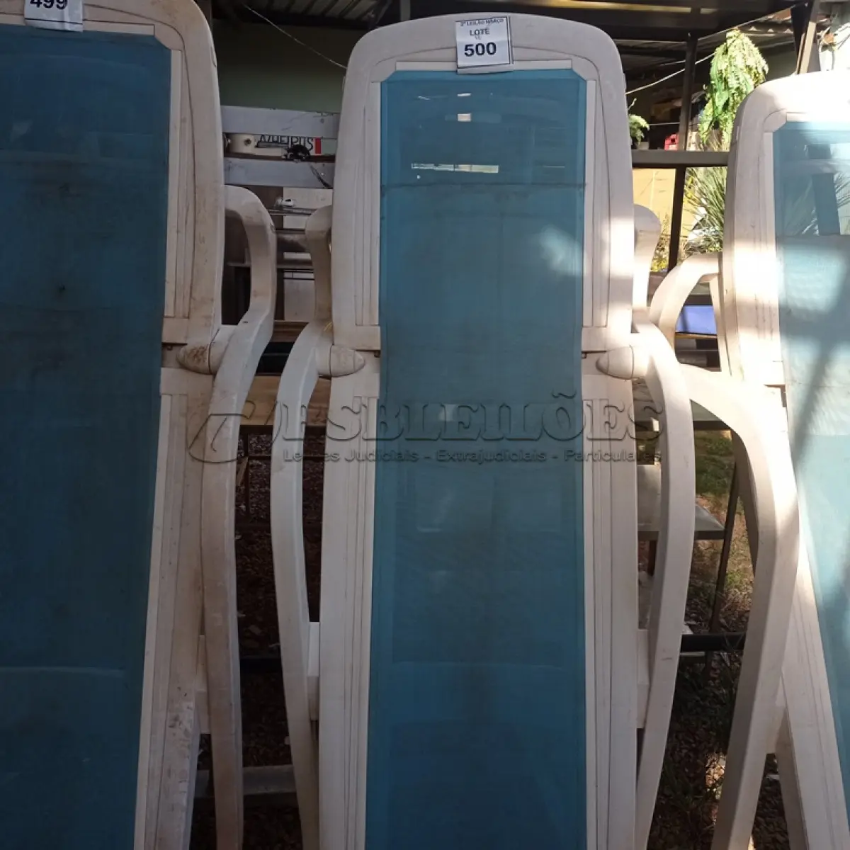 LOTE 500 - 01 ESPREGUIÇADEIRA DE PISCINA. (NO ESTADO) ATENÇÃO! FAZER A VISITAÇÃO ANTES DE ARREMATAR, NÃO SABEMOS SE FUNCIONA. LEILÃO NÃO TEM GARANTIA E NEM DEVOLUÇÃO, SUJEITO A POSSÍVEIS AVARIAS VISÍVEIS/OCULTAS E/OU AUSÊNCIA DE COMPONENTES.