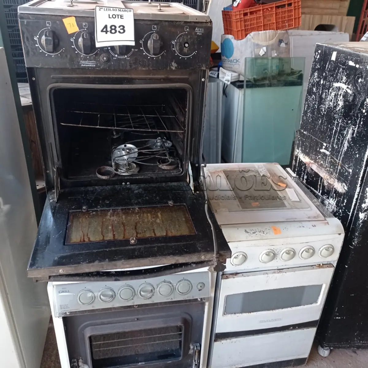 LOTE 483 - 03 FOGÕES A GÁS MARCAS E MODELOS DIVERSOS C/04 BOCAS CADA E AVARIAS. (NO ESTADO) ATENÇÃO! FAZER A VISITAÇÃO ANTES DE ARREMATAR, NÃO SABEMOS SE FUNCIONA. LEILÃO NÃO TEM GARANTIA E NEM DEVOLUÇÃO, SUJEITO A POSSÍVEIS AVARIAS VISÍVEIS/OCULTAS E/OU AUSÊNCIA DE COMPONENTES.
