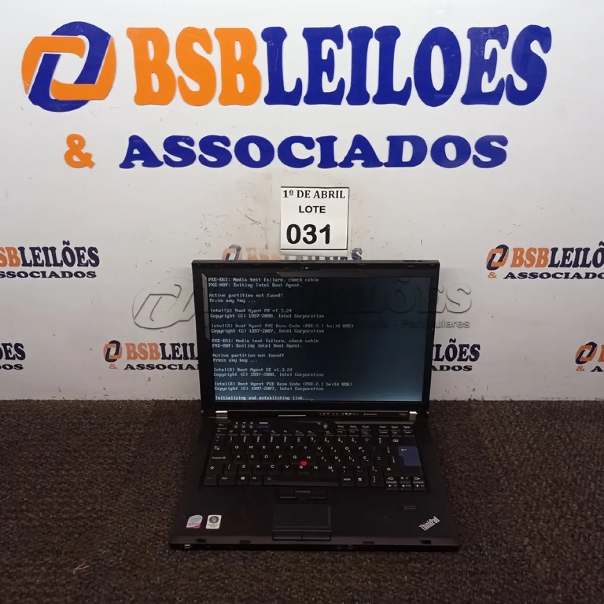 LOTE 031 - 01 NOTEBOOK LENOVO. (NO ESTADO) ATENÇÃO! FAZER A VISITAÇÃO ANTES DE ARREMATAR, NÃO SABEMOS SE FUNCIONA. LEILÃO NÃO TEM GARANTIA E NEM DEVOLUÇÃO, SUJEITO A POSSÍVEIS AVARIAS VISÍVEIS/OCULTAS E/OU AUSÊNCIA DE COMPONENTES.