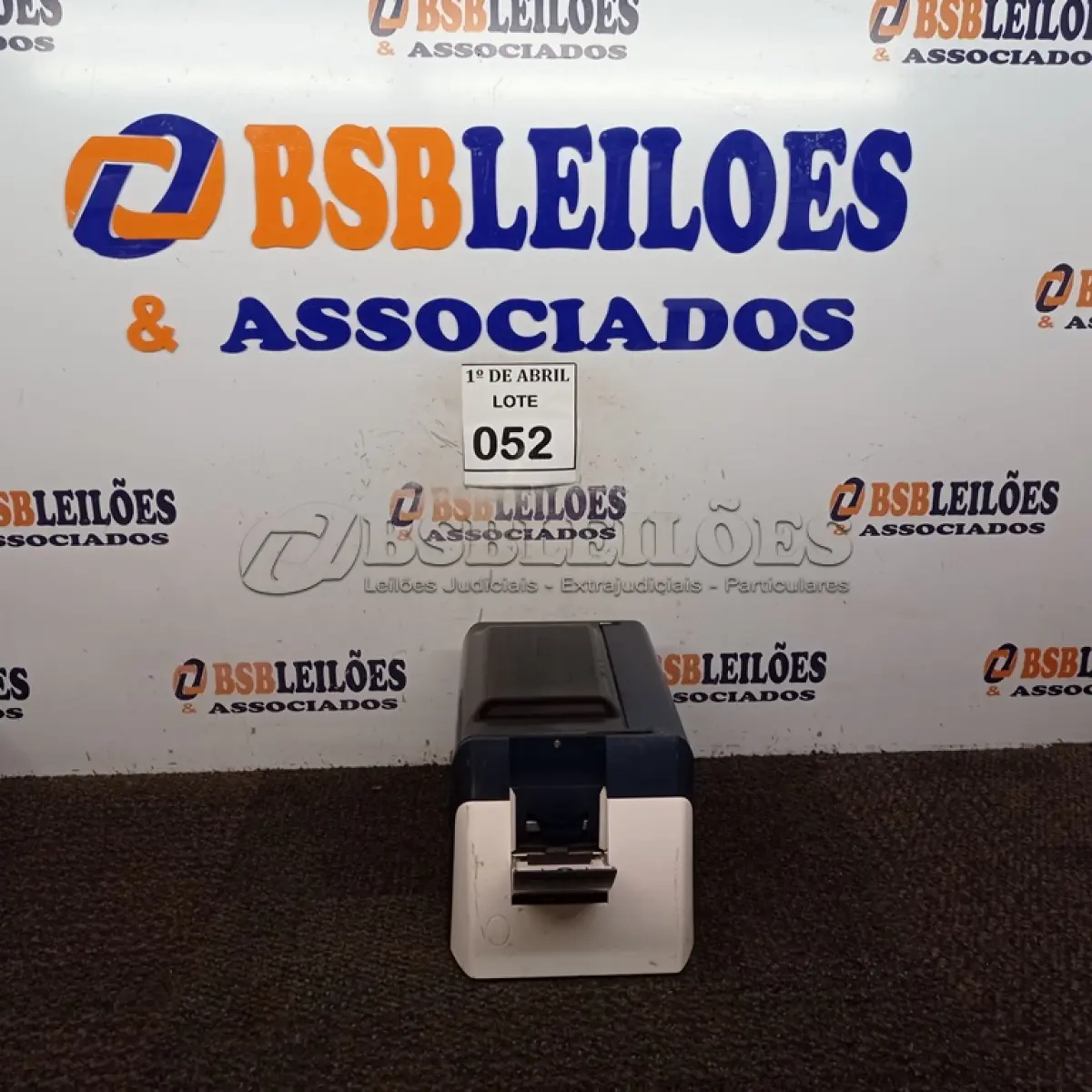 LOTE 052 - 01 IMPRESSORA DE CARTÃO PVC CRACHÁ MARCA IITA. (NO ESTADO) ATENÇÃO! FAZER A VISITAÇÃO ANTES DE ARREMATAR, NÃO SABEMOS SE FUNCIONA. LEILÃO NÃO TEM GARANTIA E NEM DEVOLUÇÃO, SUJEITO A POSSÍVEIS AVARIAS VISÍVEIS/OCULTAS E/OU AUSÊNCIA DE COMPONENTES.