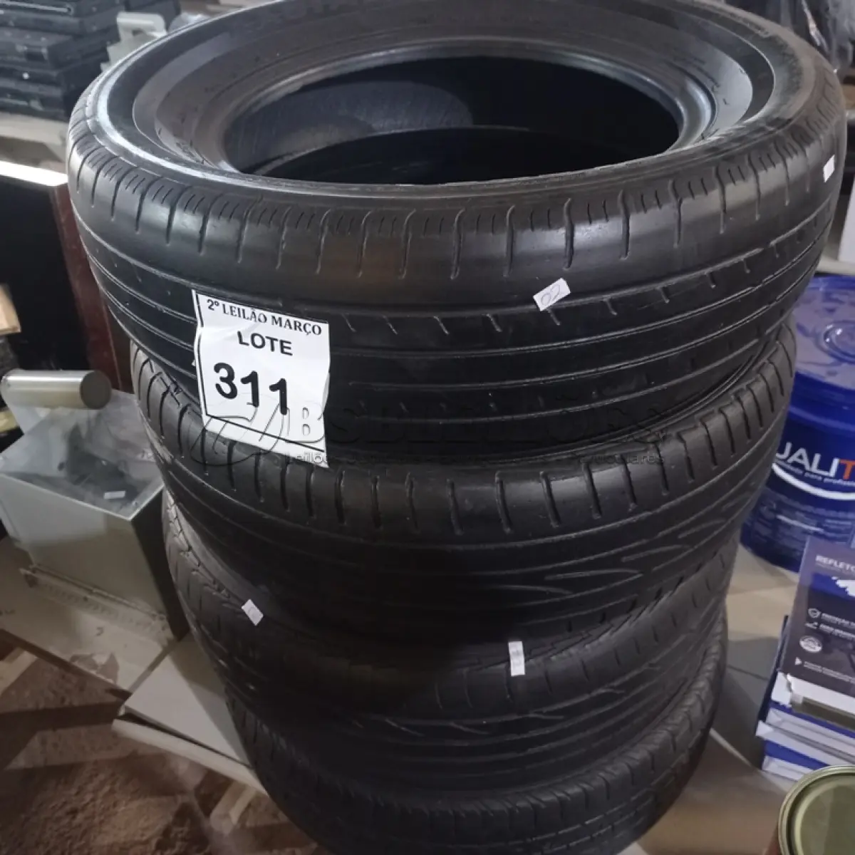 LOTE 311 - 04 PNEUS 205/55 ARO 16. (NO ESTADO) ATENÇÃO! FAZER A VISITAÇÃO ANTES DE ARREMATAR, NÃO SABEMOS SE FUNCIONA. LEILÃO NÃO TEM GARANTIA E NEM DEVOLUÇÃO, SUJEITO A POSSÍVEIS AVARIAS VISÍVEIS/OCULTAS E/OU AUSÊNCIA DE COMPONENTES.