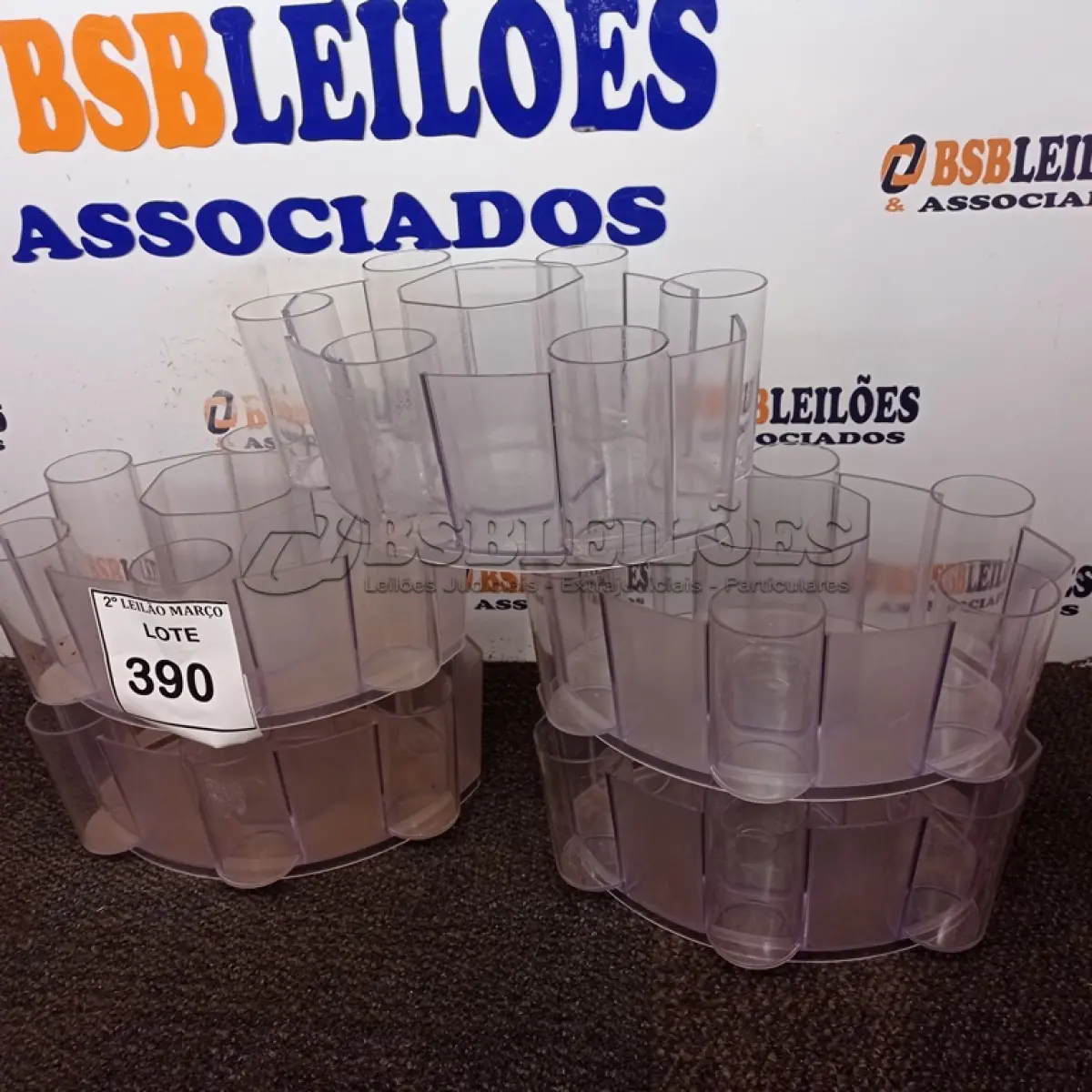 LOTE 390 - 05 BALDES COMBO EM ACRÍLICO.  (NO ESTADO) ATENÇÃO! FAZER A VISITAÇÃO ANTES DE ARREMATAR, NÃO SABEMOS SE FUNCIONA. LEILÃO NÃO TEM GARANTIA E NEM DEVOLUÇÃO, SUJEITO A POSSÍVEIS AVARIAS VISÍVEIS/OCULTAS E/OU AUSÊNCIA DE COMPONENTES.