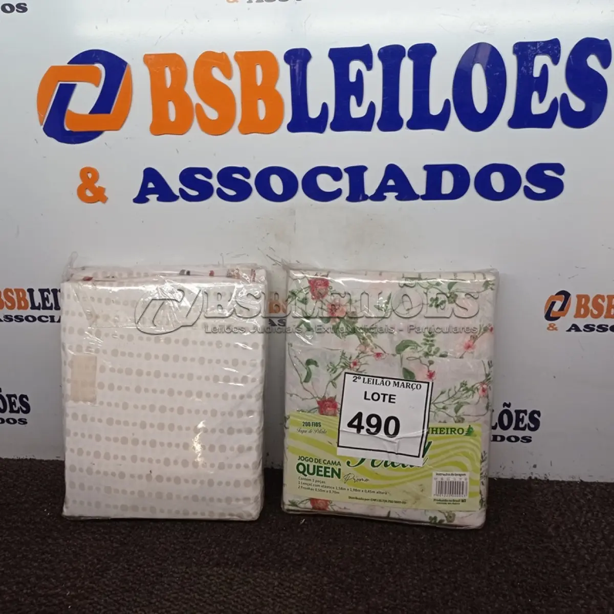 LOTE 490 - 02 JOGOS DE CAMA 200 FIOS C/ 01 LENÇOL E 02 FRONHAS EM CADA, MARCA MICRO PECAL.  (NO ESTADO) ATENÇÃO! FAZER A VISITAÇÃO ANTES DE ARREMATAR, NÃO SABEMOS SE FUNCIONA. LEILÃO NÃO TEM GARANTIA E NEM DEVOLUÇÃO, SUJEITO A POSSÍVEIS AVARIAS VISÍVEIS/OCULTAS E/OU AUSÊNCIA DE COMPONENTES.