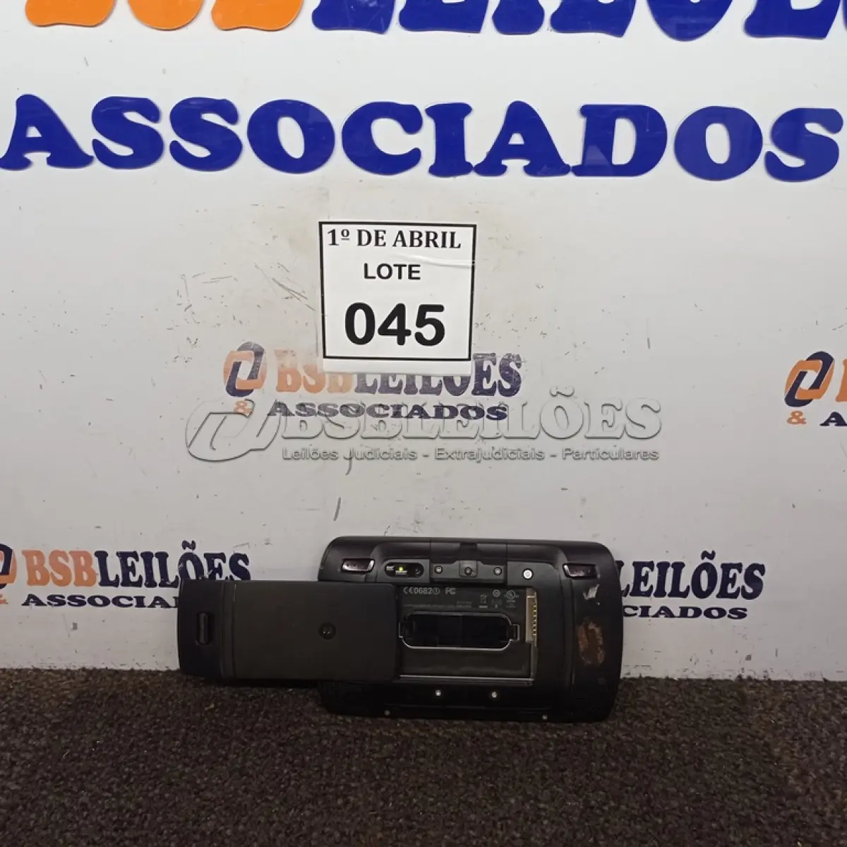 LOTE 045 - 01 TABLET MARCA MOTOROLA MODELO ET1 S/CARREGADOR. (NO ESTADO) ATENÇÃO! FAZER A VISITAÇÃO ANTES DE ARREMATAR, NÃO SABEMOS SE FUNCIONA. LEILÃO NÃO TEM GARANTIA E NEM DEVOLUÇÃO, SUJEITO A POSSÍVEIS AVARIAS VISÍVEIS/OCULTAS E/OU AUSÊNCIA DE COMPONENTES.