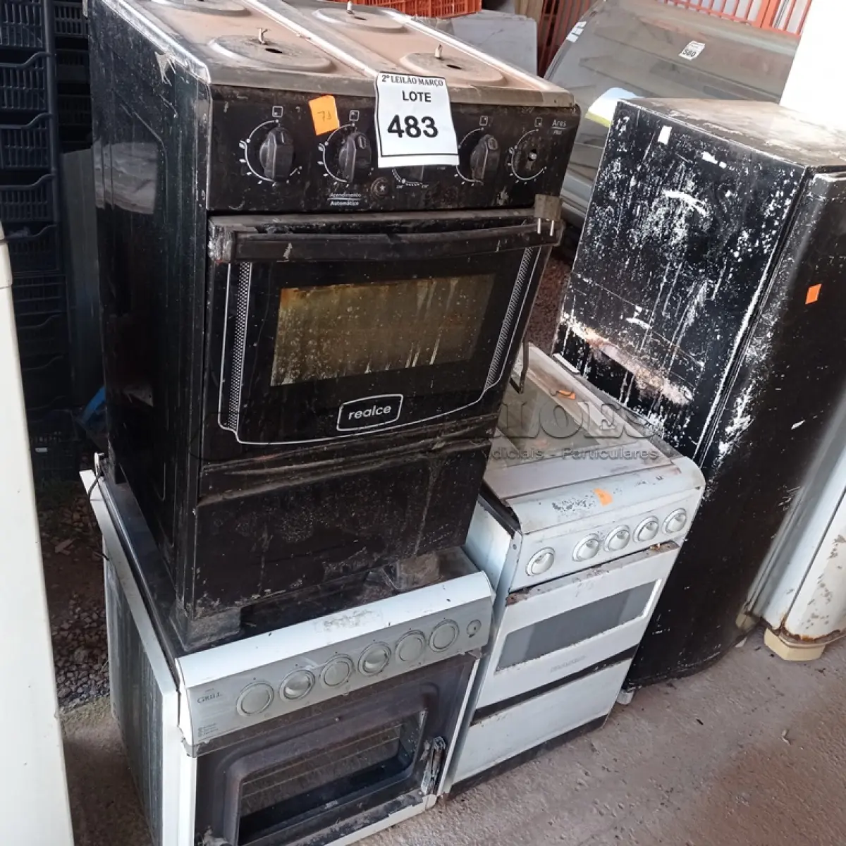 LOTE 483 - 03 FOGÕES A GÁS MARCAS E MODELOS DIVERSOS C/04 BOCAS CADA E AVARIAS. (NO ESTADO) ATENÇÃO! FAZER A VISITAÇÃO ANTES DE ARREMATAR, NÃO SABEMOS SE FUNCIONA. LEILÃO NÃO TEM GARANTIA E NEM DEVOLUÇÃO, SUJEITO A POSSÍVEIS AVARIAS VISÍVEIS/OCULTAS E/OU AUSÊNCIA DE COMPONENTES.