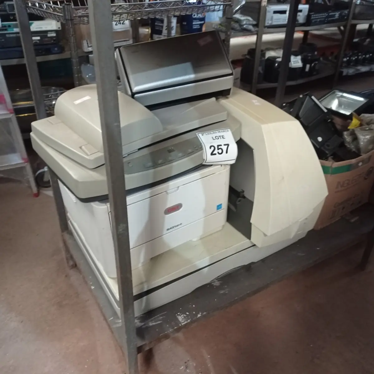 LOTE 257