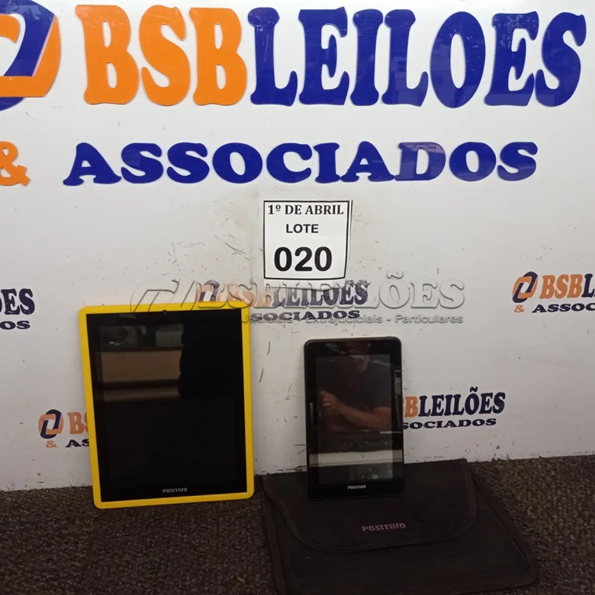 LOTE 020 - 02 TABLET’S POSITIVO. (NO ESTADO) ATENÇÃO! FAZER A VISITAÇÃO ANTES DE ARREMATAR, NÃO SABEMOS SE FUNCIONA. LEILÃO NÃO TEM GARANTIA E NEM DEVOLUÇÃO, SUJEITO A POSSÍVEIS AVARIAS VISÍVEIS/OCULTAS E/OU AUSÊNCIA DE COMPONENTES.