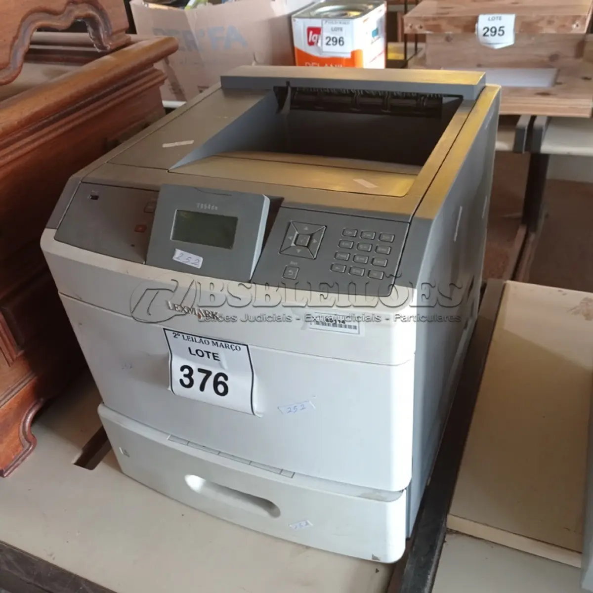 LOTE 376 - 01 IMPRESSORA LEXMARK T654DN. (NO ESTADO) ATENÇÃO! FAZER A VISITAÇÃO ANTES DE ARREMATAR, NÃO SABEMOS SE FUNCIONA. LEILÃO NÃO TEM GARANTIA E NEM DEVOLUÇÃO, SUJEITO A POSSÍVEIS AVARIAS VISÍVEIS/OCULTAS E/OU AUSÊNCIA DE COMPONENTES.