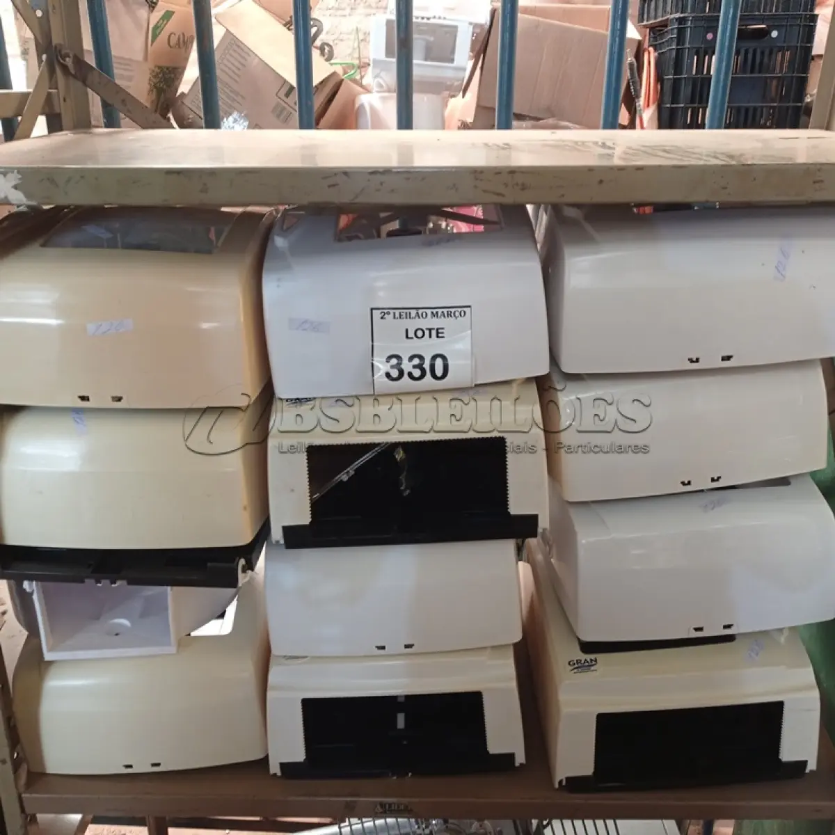 LOTE 330 - 01 LOTE COM DISPENSES DE PAPAL. (NO ESTADO) ATENÇÃO! FAZER A VISITAÇÃO ANTES DE ARREMATAR, NÃO SABEMOS SE FUNCIONA. LEILÃO NÃO TEM GARANTIA E NEM DEVOLUÇÃO, SUJEITO A POSSÍVEIS AVARIAS VISÍVEIS/OCULTAS E/OU AUSÊNCIA DE COMPONENTES.