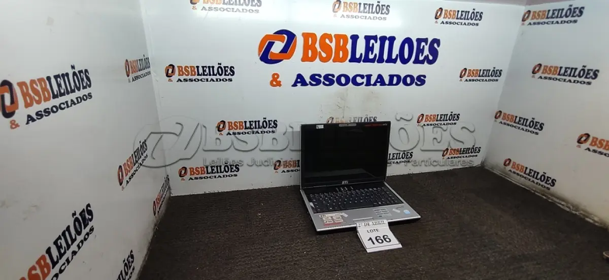 LOTE 166 - 01 NOTEBOOK SEMP TOSHIBA SEM FONTE.  (NO ESTADO) ATENÇÃO! FAZER A VISITAÇÃO ANTES DE ARREMATAR, NÃO SABEMOS SE FUNCIONA. LEILÃO NÃO TEM GARANTIA E NEM DEVOLUÇÃO, SUJEITO A POSSÍVEIS AVARIAS VISÍVEIS/OCULTAS E/OU AUSÊNCIA DE COMPONENTES.