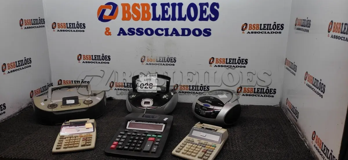 LOTE 028 - 03 SONS PEQUENOS E 03 CALCULADORAS. (NO ESTADO) ATENÇÃO! FAZER A VISITAÇÃO ANTES DE ARREMATAR, NÃO SABEMOS SE FUNCIONA. LEILÃO NÃO TEM GARANTIA E NEM DEVOLUÇÃO, SUJEITO A POSSÍVEIS AVARIAS VISÍVEIS/OCULTAS E/OU AUSÊNCIA DE COMPONENTES.