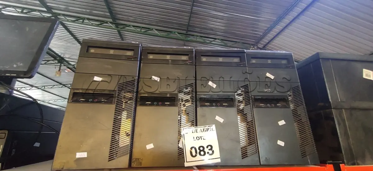 LOTE 083 - 04 CPUS DIVERSAS. (NO ESTADO) ATENÇÃO! FAZER A VISITAÇÃO ANTES DE ARREMATAR, NÃO SABEMOS SE FUNCIONA. LEILÃO NÃO TEM GARANTIA E NEM DEVOLUÇÃO, SUJEITO A POSSÍVEIS AVARIAS VISÍVEIS/OCULTAS E/OU AUSÊNCIA DE COMPONENTES.