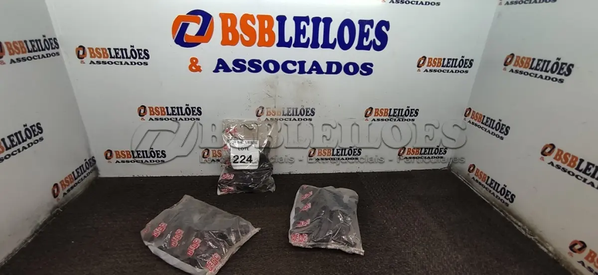 LOTE 224 - 01 LOTE COM APROXIMADAMENTE 30 TORNEIRAS DE JARDIM. (NOVA) (NO ESTADO) ATENÇÃO! FAZER A VISITAÇÃO ANTES DE ARREMATAR, NÃO SABEMOS SE FUNCIONA. LEILÃO NÃO TEM GARANTIA E NEM DEVOLUÇÃO, SUJEITO A POSSÍVEIS AVARIAS VISÍVEIS/OCULTAS E/OU AUSÊNCIA DE COMPONENTES.