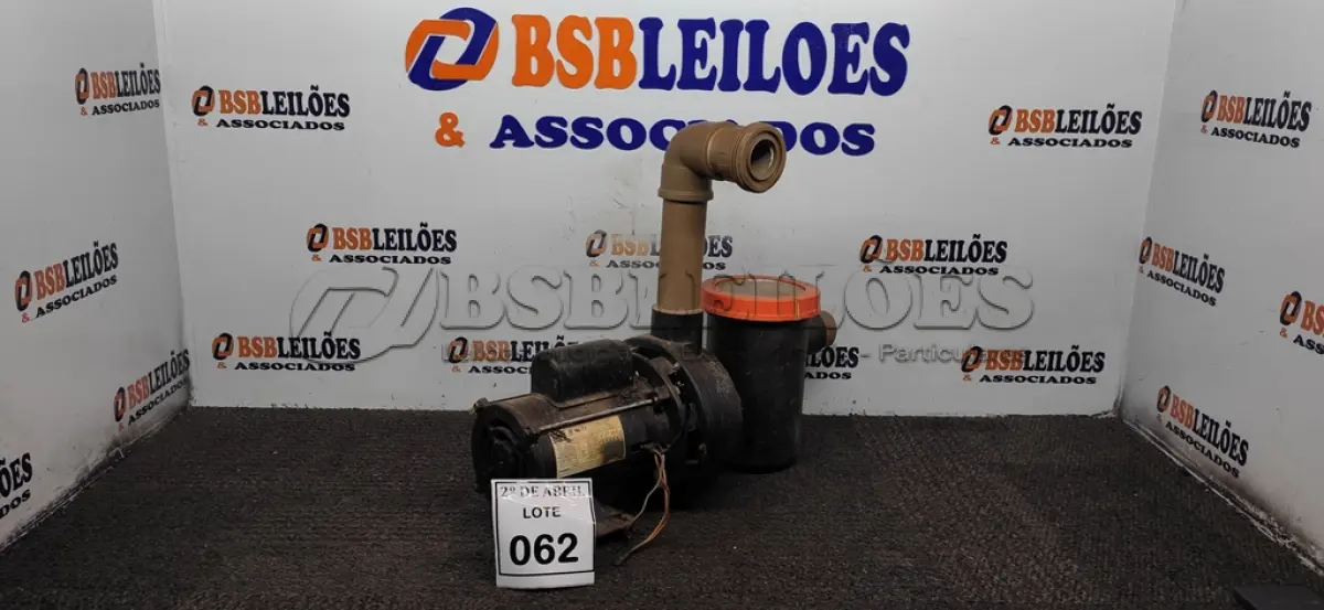 LOTE 062 - 01 BOMBA D’ÁGUA. (NO ESTADO) ATENÇÃO! FAZER A VISITAÇÃO ANTES DE ARREMATAR, NÃO SABEMOS SE FUNCIONA. LEILÃO NÃO TEM GARANTIA E NEM DEVOLUÇÃO, SUJEITO A POSSÍVEIS AVARIAS VISÍVEIS/OCULTAS E/OU AUSÊNCIA DE COMPONENTES.