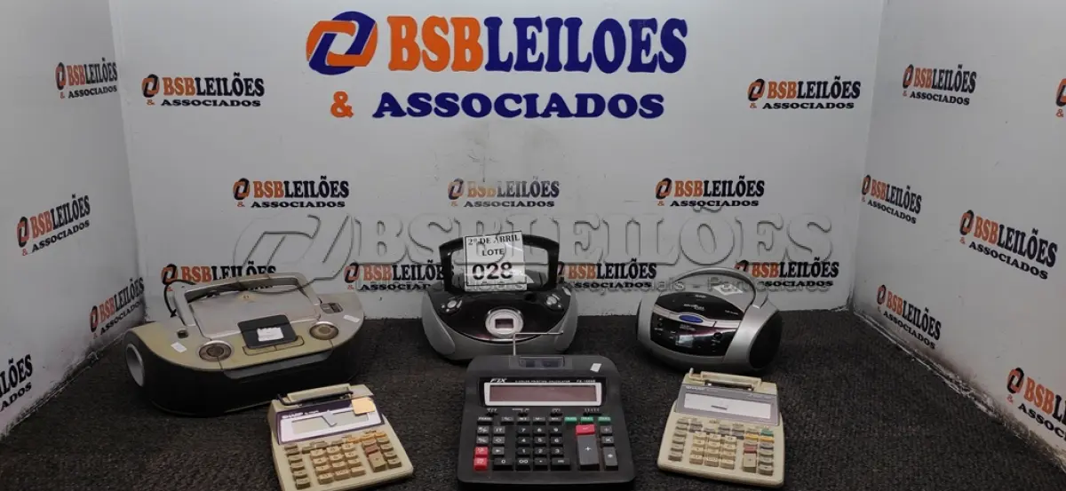 LOTE 028 - 03 SONS PEQUENOS E 03 CALCULADORAS. (NO ESTADO) ATENÇÃO! FAZER A VISITAÇÃO ANTES DE ARREMATAR, NÃO SABEMOS SE FUNCIONA. LEILÃO NÃO TEM GARANTIA E NEM DEVOLUÇÃO, SUJEITO A POSSÍVEIS AVARIAS VISÍVEIS/OCULTAS E/OU AUSÊNCIA DE COMPONENTES.