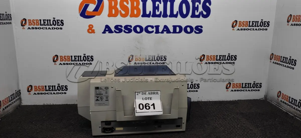 LOTE 061 -  01 IMPRESSORA DE CARTÃO ZEBRA P330I. (NO ESTADO) ATENÇÃO! FAZER A VISITAÇÃO ANTES DE ARREMATAR, NÃO SABEMOS SE FUNCIONA. LEILÃO NÃO TEM GARANTIA E NEM DEVOLUÇÃO, SUJEITO A POSSÍVEIS AVARIAS VISÍVEIS/OCULTAS E/OU AUSÊNCIA DE COMPONENTES.