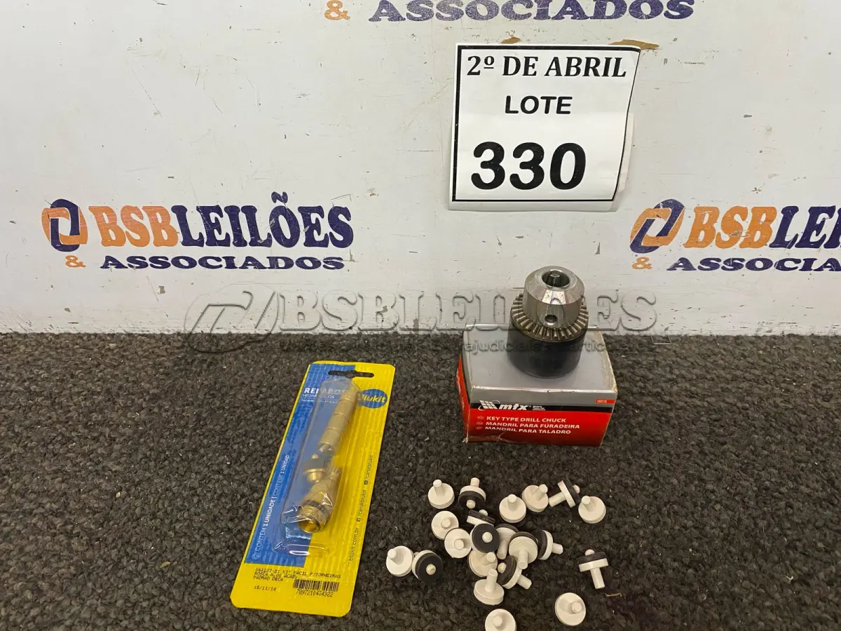 LOTE 330 - 02 MAND RIL, 01 KIT REPARO DE REGISTRO E CARRAPETAS. (NO ESTADO) ATENÇÃO! FAZER A VISITAÇÃO ANTES DE ARREMATAR, NÃO SABEMOS SE FUNCIONA. LEILÃO NÃO TEM GARANTIA E NEM DEVOLUÇÃO, SUJEITO A POSSÍVEIS AVARIAS VISÍVEIS/OCULTAS E/OU AUSÊNCIA DE COMPONENTES.
