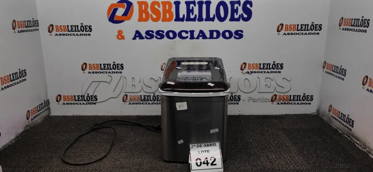 LOTE 042 - 01 MÁQUINA DE GELO PHILCO MODELO PMG01PI. (NO ESTADO) ATENÇÃO! FAZER A VISITAÇÃO ANTES DE ARREMATAR, NÃO SABEMOS SE FUNCIONA. LEILÃO NÃO TEM GARANTIA E NEM DEVOLUÇÃO, SUJEITO A POSSÍVEIS AVARIAS VISÍVEIS/OCULTAS E/OU AUSÊNCIA DE COMPONENTES.