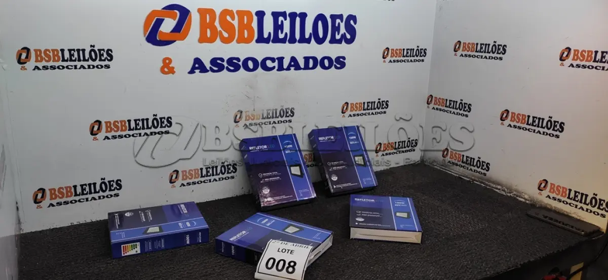 LOTE 008 - 05 REFLETORES DE LED 100W. (NOVO) (NO ESTADO) ATENÇÃO! FAZER A VISITAÇÃO ANTES DE ARREMATAR, NÃO SABEMOS SE FUNCIONA. LEILÃO NÃO TEM GARANTIA E NEM DEVOLUÇÃO, SUJEITO A POSSÍVEIS AVARIAS VISÍVEIS/OCULTAS E/OU AUSÊNCIA DE COMPONENTES.
