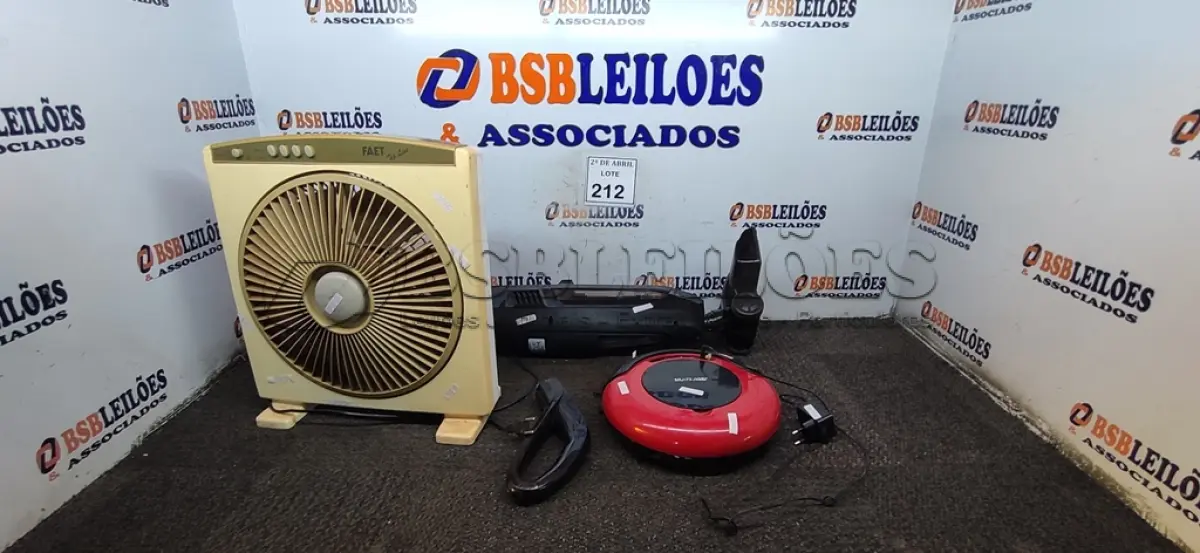 LOTE 212 - 01 ASPIRADOR DE PÓ PHILCO,01 ASPIRADOR DE PÓ ROBÔ E 01 VENTILADOR. (NO ESTADO) ATENÇÃO! FAZER A VISITAÇÃO ANTES DE ARREMATAR, NÃO SABEMOS SE FUNCIONA. LEILÃO NÃO TEM GARANTIA E NEM DEVOLUÇÃO, SUJEITO A POSSÍVEIS AVARIAS VISÍVEIS/OCULTAS E/OU AUSÊNCIA DE COMPONENTES.