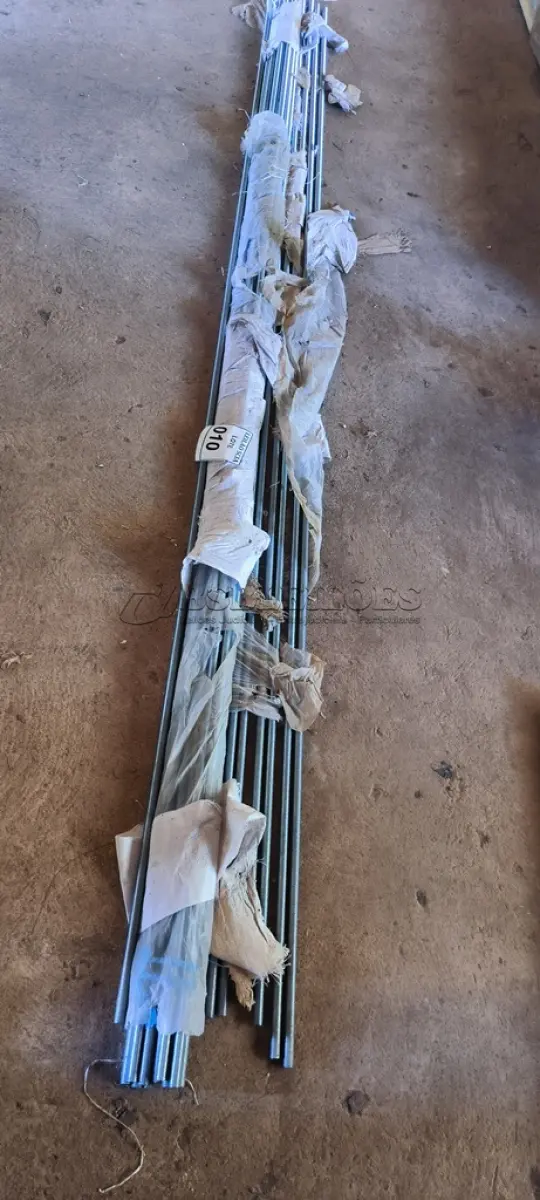 LOTE 010 - 01 LOTE COM BARRAS ROSCADAS.  (NO ESTADO) ATENÇÃO! FAZER A VISITAÇÃO ANTES DE ARREMATAR, NÃO SABEMOS SE FUNCIONA. LEILÃO NÃO TEM GARANTIA E NEM DEVOLUÇÃO, SUJEITO A POSSÍVEIS AVARIAS VISÍVEIS/OCULTAS E/OU AUSÊNCIA DE COMPONENTES.