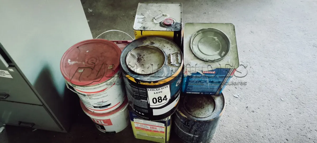 LOTE 084 - 01 LOTE COM TINTAS E MASSAS DIVERSAS. (NO ESTADO) ATENÇÃO! FAZER A VISITAÇÃO ANTES DE ARREMATAR, NÃO SABEMOS SE FUNCIONA. LEILÃO NÃO TEM GARANTIA E NEM DEVOLUÇÃO, SUJEITO A POSSÍVEIS AVARIAS VISÍVEIS/OCULTAS E/OU AUSÊNCIA DE COMPONENTES.