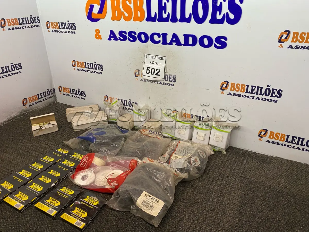 LOTE 502 - 01 LOTE COM ANÉIS DE VEDAÇÃO PARA ESGOTO E INTERRUPTORES. (NO ESTADO) ATENÇÃO! FAZER A VISITAÇÃO ANTES DE ARREMATAR, NÃO SABEMOS SE FUNCIONA. LEILÃO NÃO TEM GARANTIA E NEM DEVOLUÇÃO, SUJEITO A POSSÍVEIS AVARIAS VISÍVEIS/OCULTAS E/OU AUSÊNCIA DE COMPONENTES.