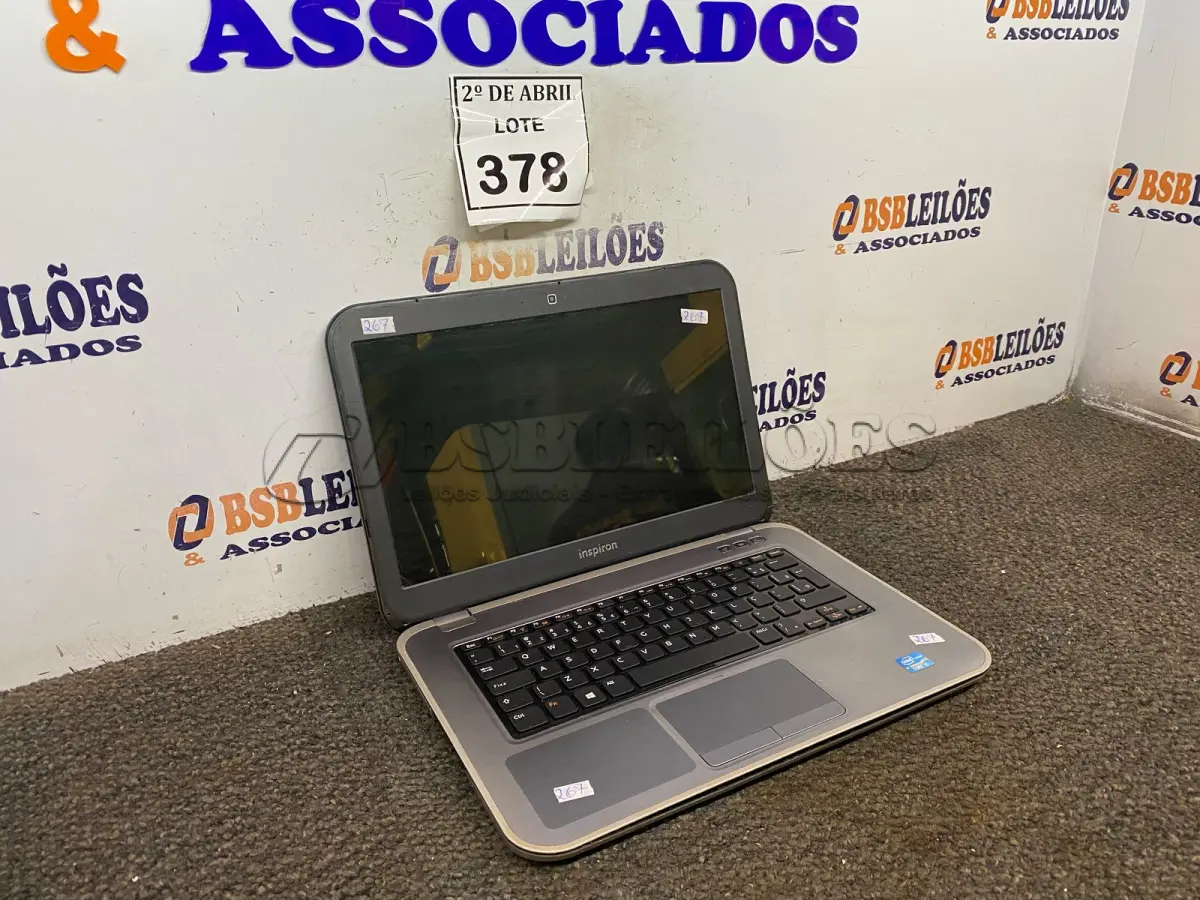 LOTE 378 - 01 NOTEBOOK MARCA DELL I5DE 3° GERAÇÃO 240SSD SEGURANDO BATERIA. (NO ESTADO) ATENÇÃO! FAZER A VISITAÇÃO ANTES DE ARREMATAR, NÃO SABEMOS SE FUNCIONA. LEILÃO NÃO TEM GARANTIA E NEM DEVOLUÇÃO, SUJEITO A POSSÍVEIS AVARIAS VISÍVEIS/OCULTAS E/OU AUSÊNCIA DE COMPONENTES.