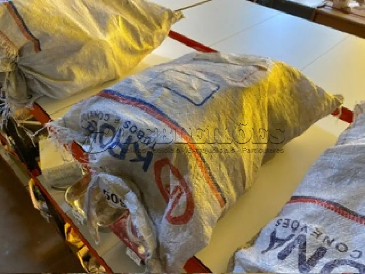 LOTE 509 - 29 LUVAS DE CORRER 19MM. (NO ESTADO) ATENÇÃO! FAZER A VISITAÇÃO ANTES DE ARREMATAR, NÃO SABEMOS SE FUNCIONA. LEILÃO NÃO TEM GARANTIA E NEM DEVOLUÇÃO, SUJEITO A POSSÍVEIS AVARIAS VISÍVEIS/OCULTAS E/OU AUSÊNCIA DE COMPONENTES.