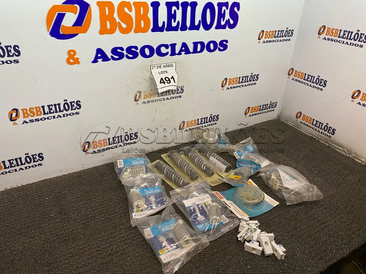 LOTE 491 - 01 LOTE COM RESISTÊNCIAS DIVERSAS. (NO ESTADO) ATENÇÃO! FAZER A VISITAÇÃO ANTES DE ARREMATAR, NÃO SABEMOS SE FUNCIONA. LEILÃO NÃO TEM GARANTIA E NEM DEVOLUÇÃO, SUJEITO A POSSÍVEIS AVARIAS VISÍVEIS/OCULTAS E/OU AUSÊNCIA DE COMPONENTES.