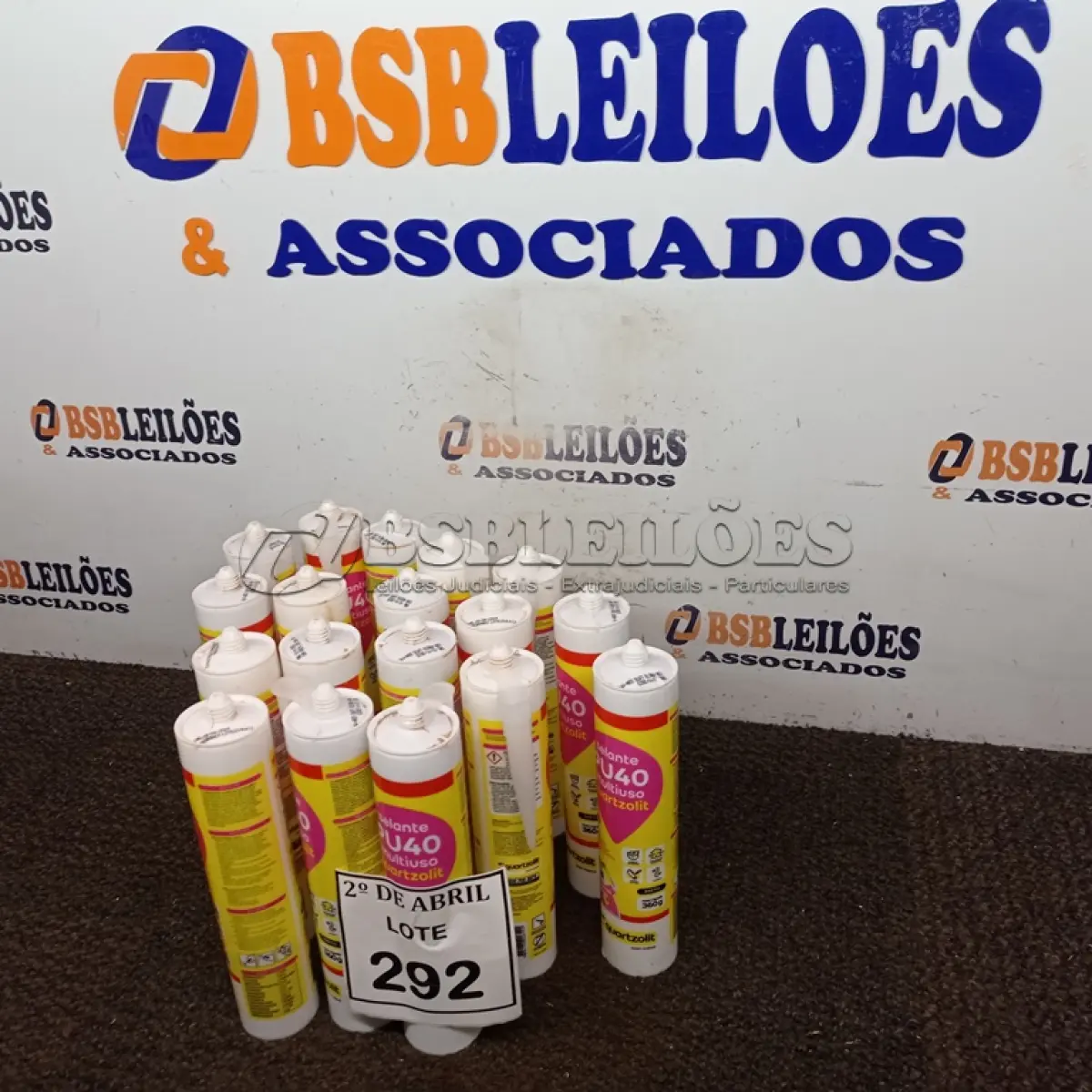 LOTE 292 - 25 SELANTES PU. (NO ESTADO) ATENÇÃO! FAZER A VISITAÇÃO ANTES DE ARREMATAR, NÃO SABEMOS SE FUNCIONA. LEILÃO NÃO TEM GARANTIA E NEM DEVOLUÇÃO, SUJEITO A POSSÍVEIS AVARIAS VISÍVEIS/OCULTAS E/OU AUSÊNCIA DE COMPONENTES.