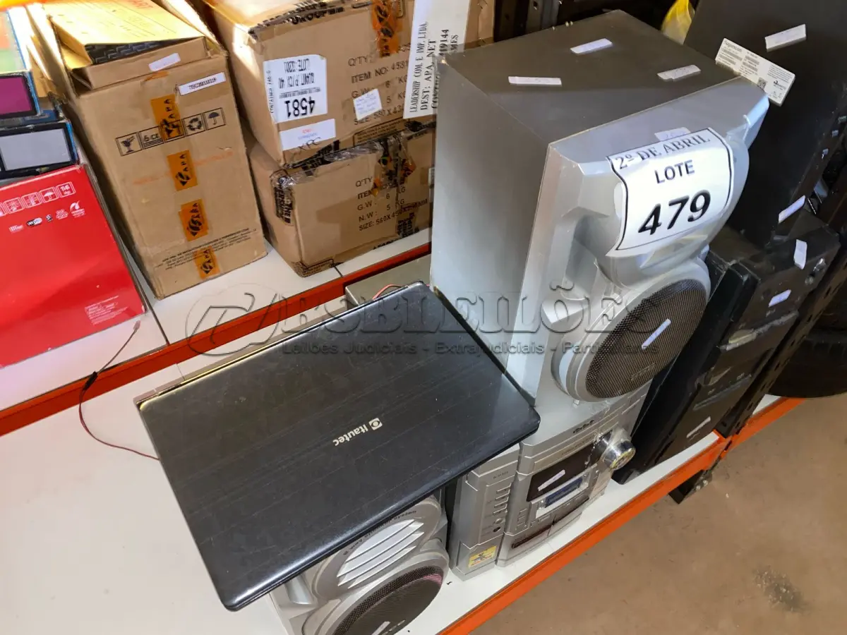 LOTE 479 - 01 LOTE COM CPU, 01 NOTEBOOK E 01 SOM COM CAIXAS. (NO ESTADO) ATENÇÃO! FAZER A VISITAÇÃO ANTES DE ARREMATAR, NÃO SABEMOS SE FUNCIONA. LEILÃO NÃO TEM GARANTIA E NEM DEVOLUÇÃO, SUJEITO A POSSÍVEIS AVARIAS VISÍVEIS/OCULTAS E/OU AUSÊNCIA DE COMPONENTES.