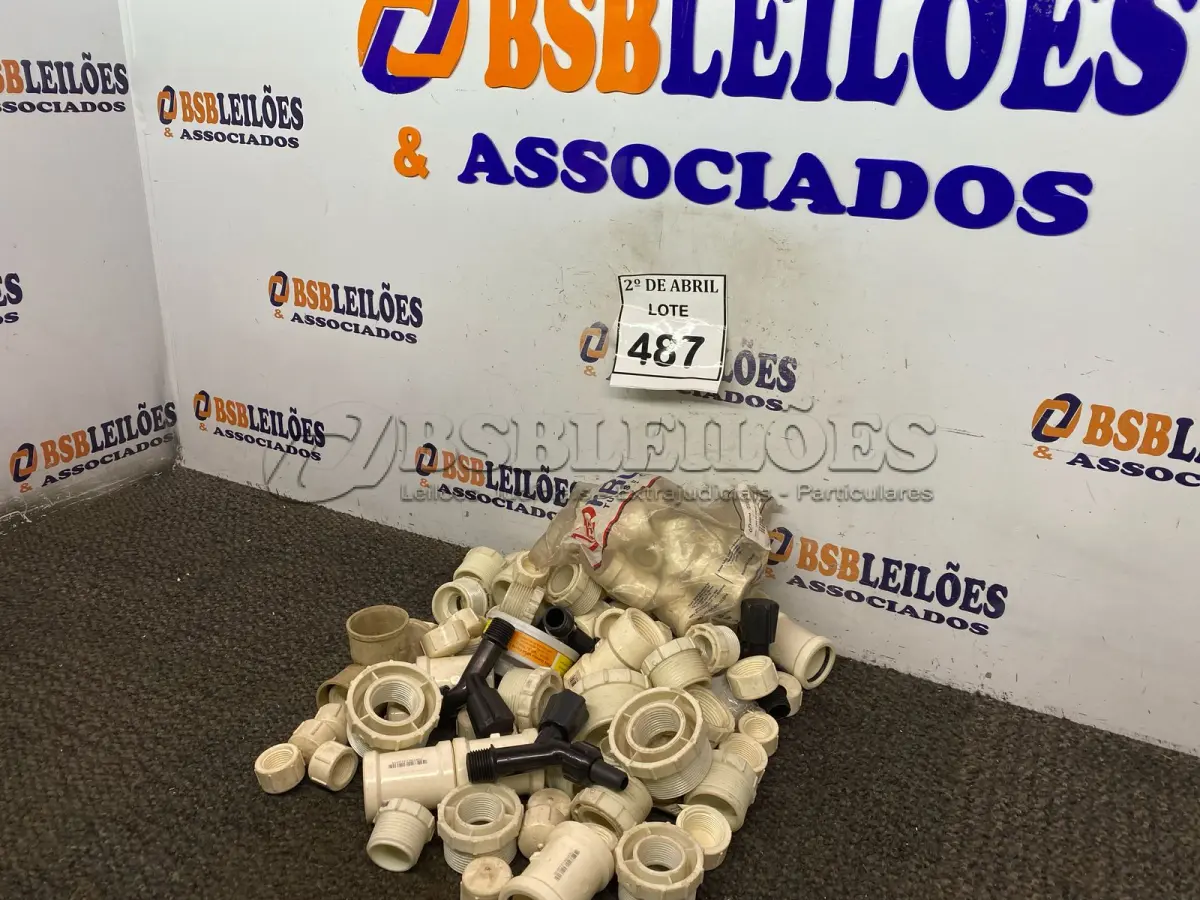 LOTE 487 - 01 LOTE COM CONEXÕES DIVERSAS. (NO ESTADO) ATENÇÃO! FAZER A VISITAÇÃO ANTES DE ARREMATAR, NÃO SABEMOS SE FUNCIONA. LEILÃO NÃO TEM GARANTIA E NEM DEVOLUÇÃO, SUJEITO A POSSÍVEIS AVARIAS VISÍVEIS/OCULTAS E/OU AUSÊNCIA DE COMPONENTES.