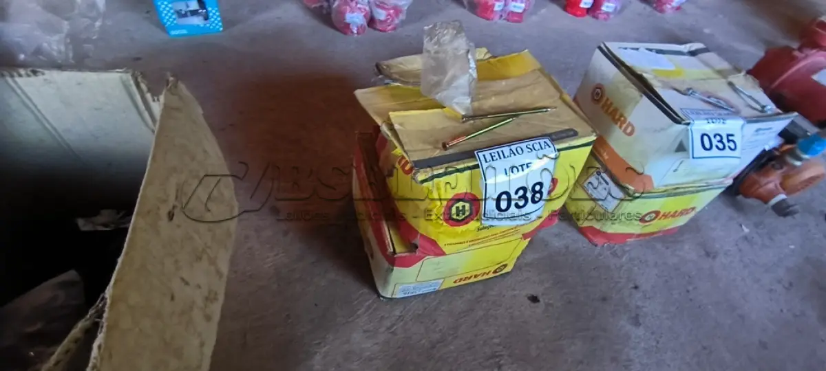 LOTE 038 - 01 LOTE DE PARAFUSOS AUTOBROCANTE PARA TELHADOS.  (NO ESTADO) ATENÇÃO! FAZER A VISITAÇÃO ANTES DE ARREMATAR, NÃO SABEMOS SE FUNCIONA. LEILÃO NÃO TEM GARANTIA E NEM DEVOLUÇÃO, SUJEITO A POSSÍVEIS AVARIAS VISÍVEIS/OCULTAS E/OU AUSÊNCIA DE COMPONENTES.