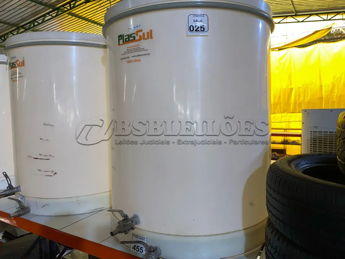 LOTE 455 - 01 FERMENTADORA DE 1.000 LITROS PP PLASUL COM TORNEIRA DE INOX. (NO ESTADO) ATENÇÃO! FAZER A VISITAÇÃO ANTES DE ARREMATAR, NÃO SABEMOS SE FUNCIONA. LEILÃO NÃO TEM GARANTIA E NEM DEVOLUÇÃO, SUJEITO A POSSÍVEIS AVARIAS VISÍVEIS/OCULTAS E/OU AUSÊNCIA DE COMPONENTES.