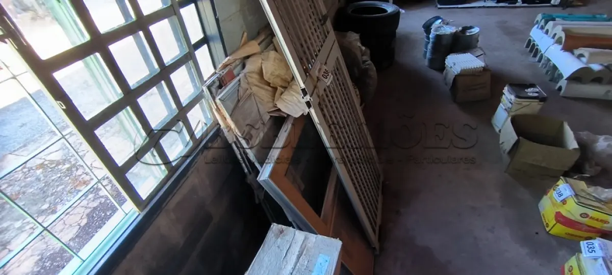 LOTE 036 - 01 LOTE DE JANELAS EM ALUMÍNIO. (NO ESTADO) ATENÇÃO! FAZER A VISITAÇÃO ANTES DE ARREMATAR, NÃO SABEMOS SE FUNCIONA. LEILÃO NÃO TEM GARANTIA E NEM DEVOLUÇÃO, SUJEITO A POSSÍVEIS AVARIAS VISÍVEIS/OCULTAS E/OU AUSÊNCIA DE COMPONENTES.