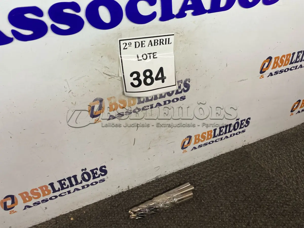 LOTE 384 - 05 BROCAS 12 PARA MADEIRA E AÇO. (NO ESTADO) ATENÇÃO! FAZER A VISITAÇÃO ANTES DE ARREMATAR, NÃO SABEMOS SE FUNCIONA. LEILÃO NÃO TEM GARANTIA E NEM DEVOLUÇÃO, SUJEITO A POSSÍVEIS AVARIAS VISÍVEIS/OCULTAS E/OU AUSÊNCIA DE COMPONENTES.