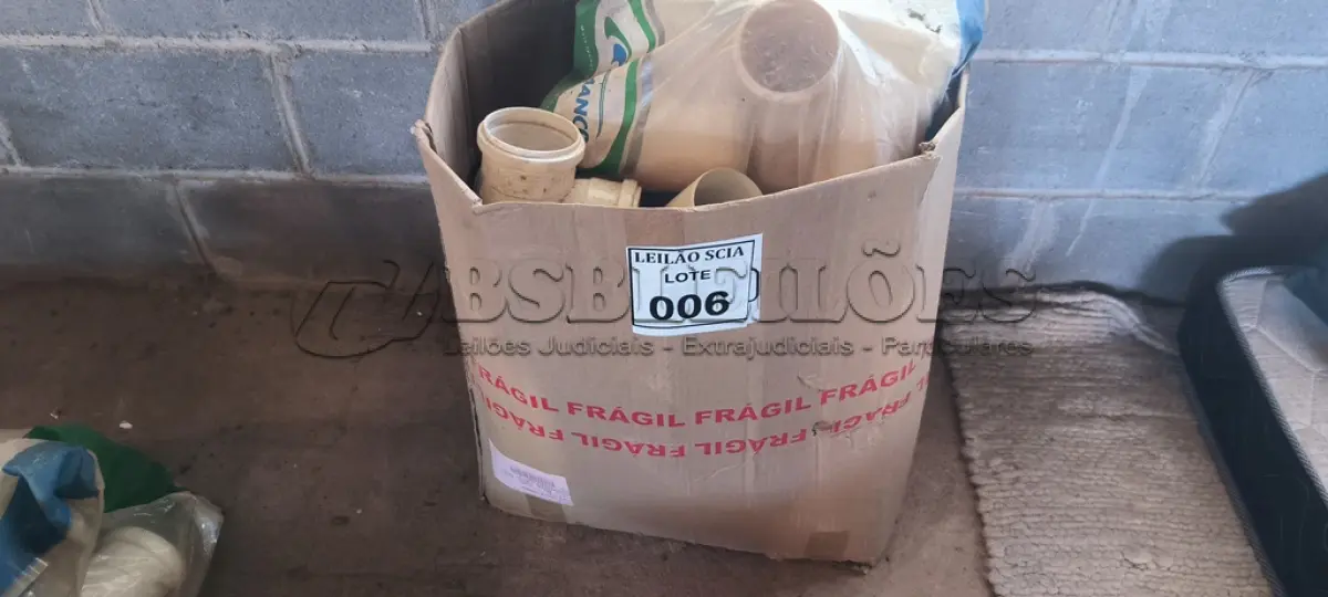 LOTE 006 - 01 LOTE COM CONEXÕES T 75X75.  (NO ESTADO) ATENÇÃO! FAZER A VISITAÇÃO ANTES DE ARREMATAR, NÃO SABEMOS SE FUNCIONA. LEILÃO NÃO TEM GARANTIA E NEM DEVOLUÇÃO, SUJEITO A POSSÍVEIS AVARIAS VISÍVEIS/OCULTAS E/OU AUSÊNCIA DE COMPONENTES.